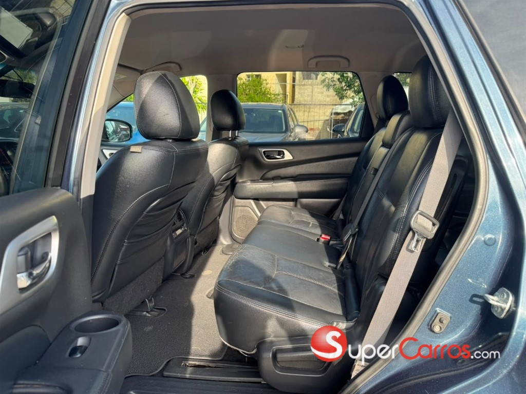 2013 Nissan Pathfinder — foto 8 / 10