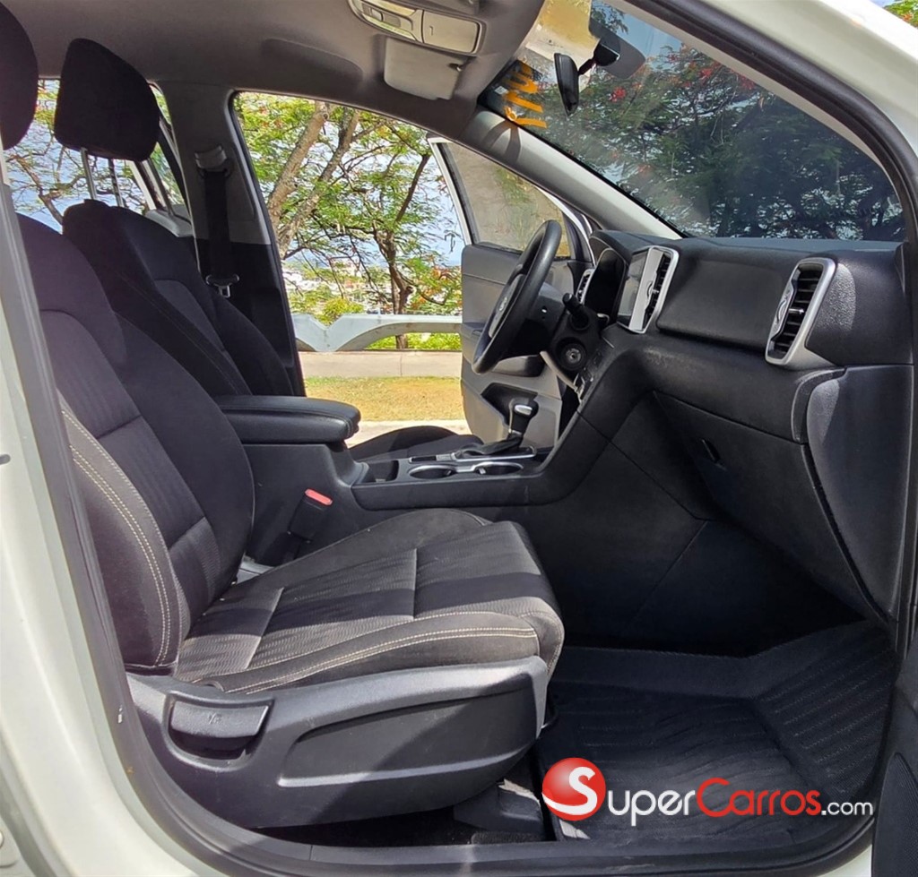 2017 Kia Sportage LX — foto 8 / 12