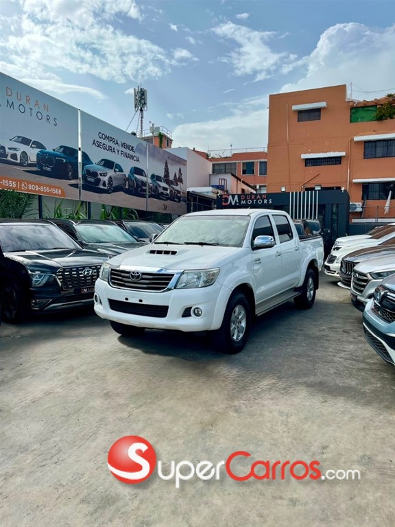 2014 Toyota Hilux SRV