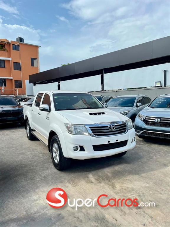 2014 Toyota Hilux SRV — foto 2 / 11