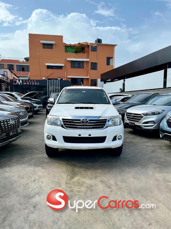 2014 Toyota Hilux SRV — foto 3 / 11