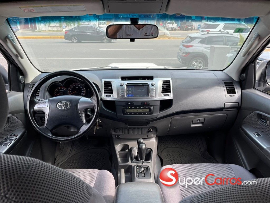 2014 Toyota Hilux SRV — foto 4 / 11
