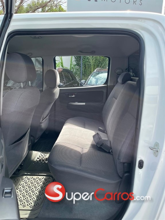 2014 Toyota Hilux SRV — foto 5 / 11