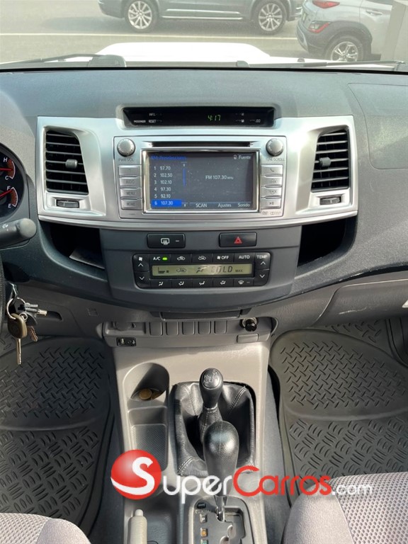 2014 Toyota Hilux SRV — foto 6 / 11