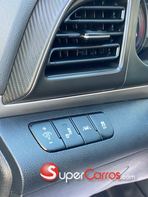 2020 Hyundai Elantra Value Edition — foto 7 / 10