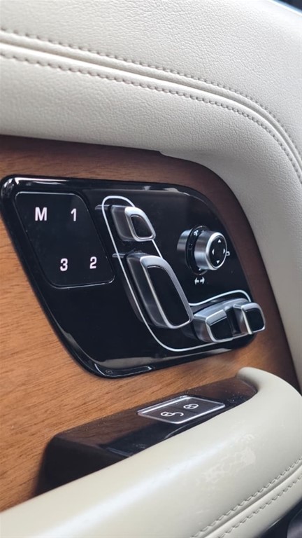 2020 Land Rover Range Rover Vogue TDV6 — foto 10 / 12