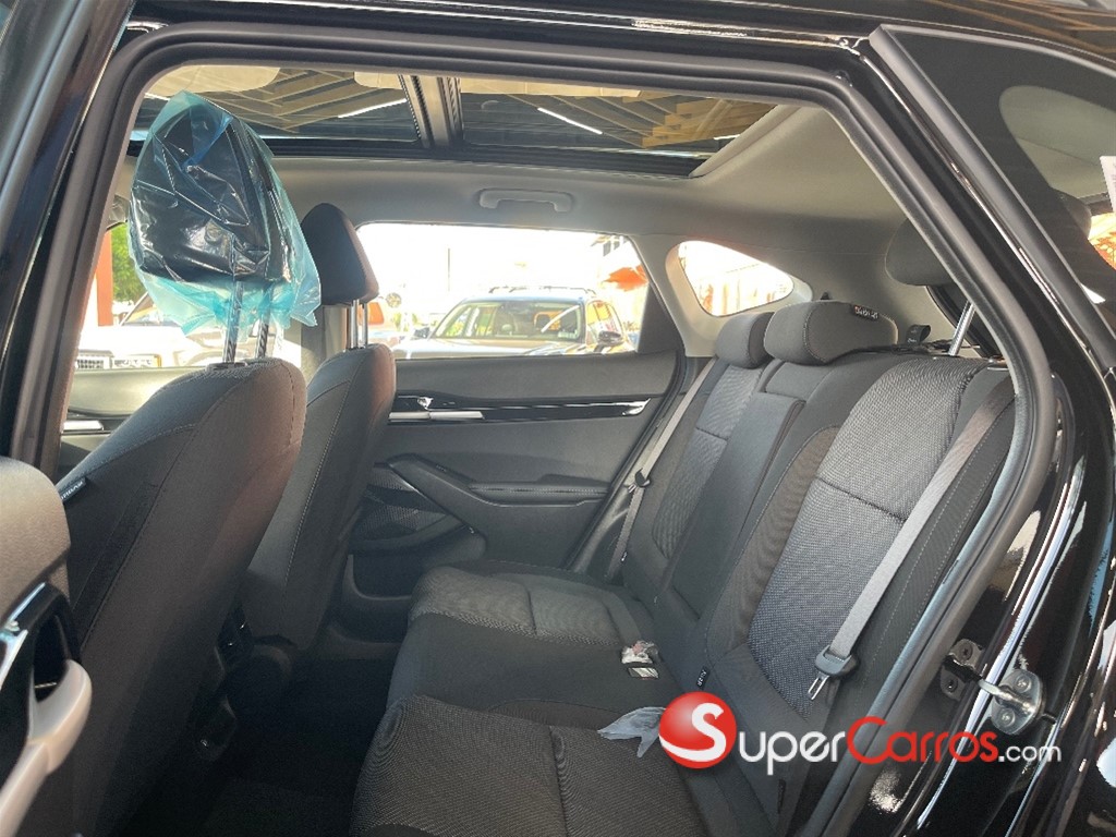 2027 Kia Seltos Luxury — foto 7 / 10