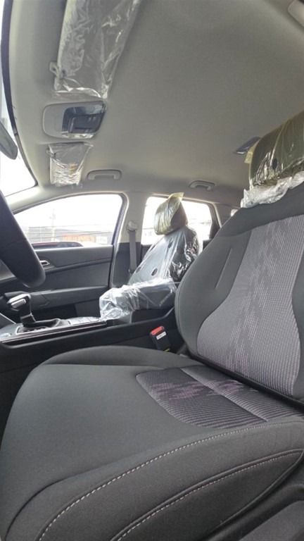 2027 Kia Sportage Sport — foto 10 / 12