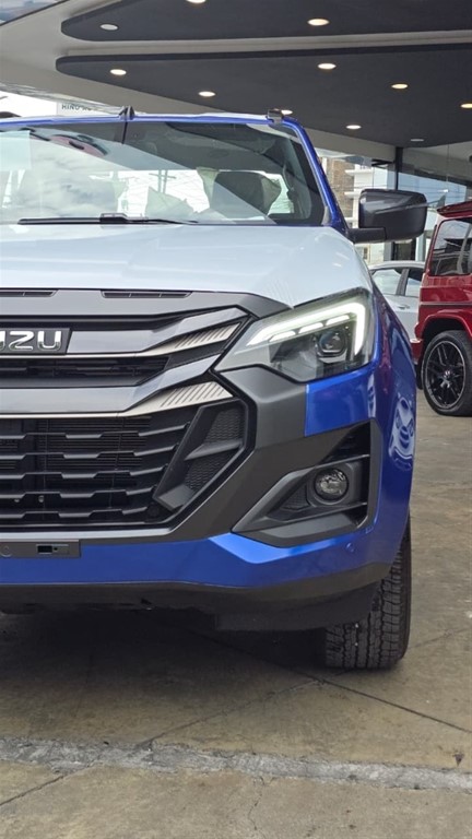 2027 Isuzu DMAX LSE — foto 4 / 8