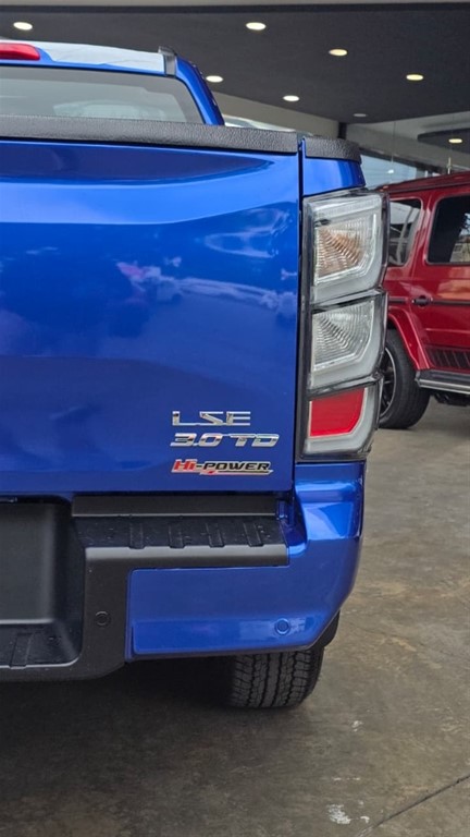 2027 Isuzu DMAX LSE — foto 7 / 8