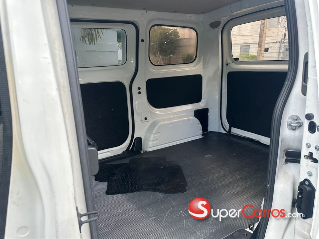 2020 Nissan NV 200 — foto 9 / 12