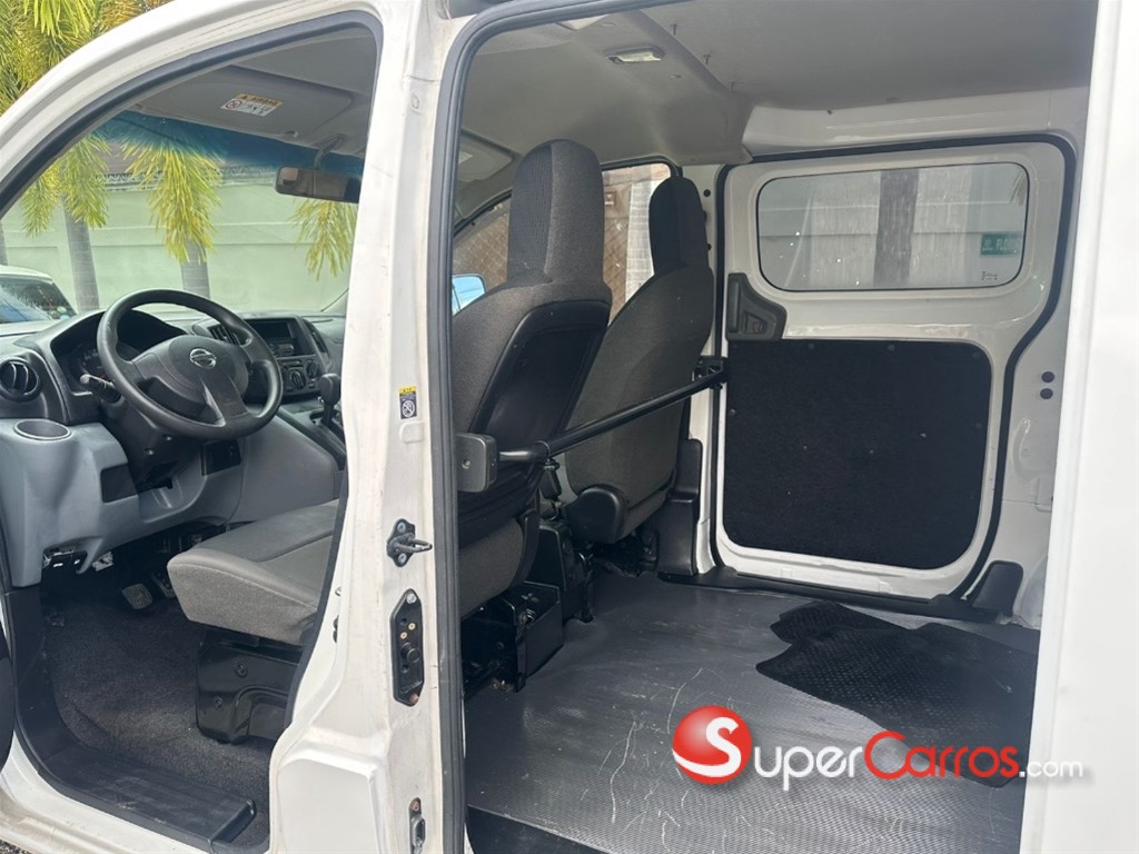 2020 Nissan NV 200 — foto 11 / 12