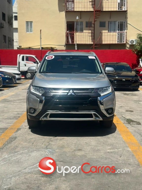 2020 Mitsubishi Motors Outlander SE — foto 2 / 11