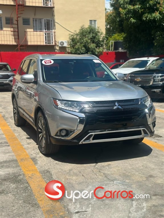 2020 Mitsubishi Motors Outlander SE — foto 3 / 11