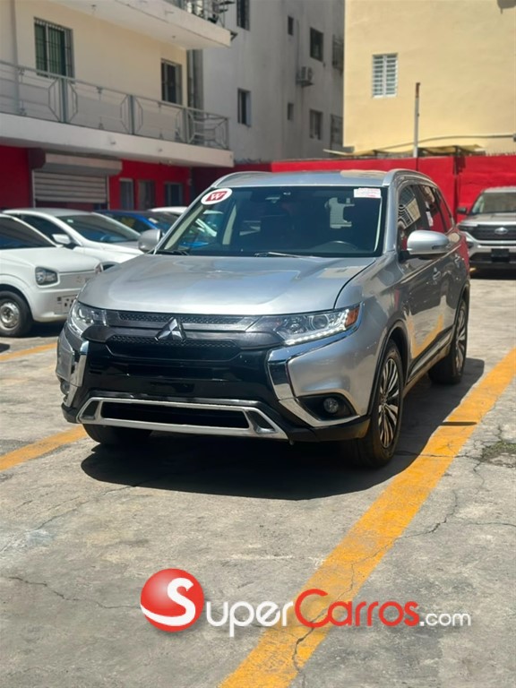 2020 Mitsubishi Motors Outlander SE — foto 4 / 11