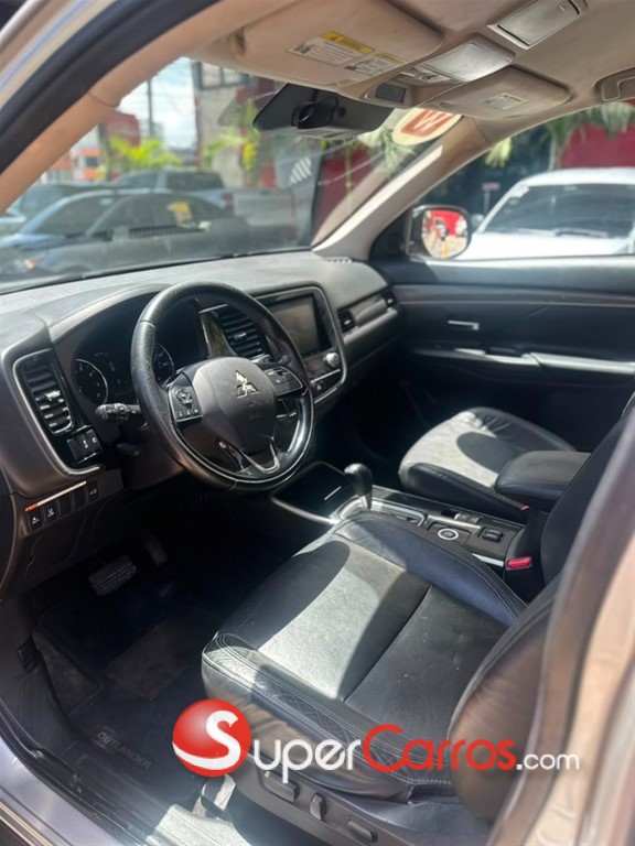 2020 Mitsubishi Motors Outlander SE — foto 7 / 11