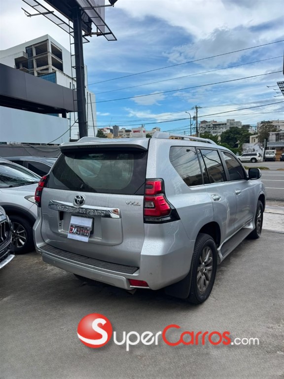 2020 Toyota Land Cruiser Prado VXL — foto 9 / 10
