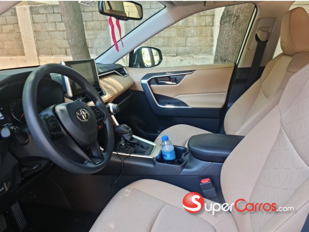 2025 Toyota RAV4 XLE — foto 12 / 12