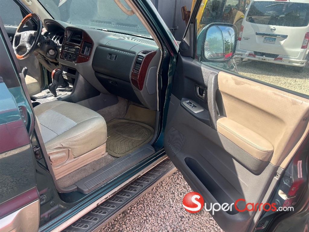 2003 Mitsubishi Motors Montero — foto 9 / 12