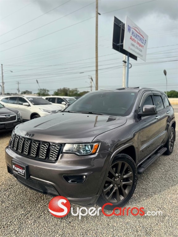 2017 Jeep Grand Cherokee Altitude — foto 11 / 11