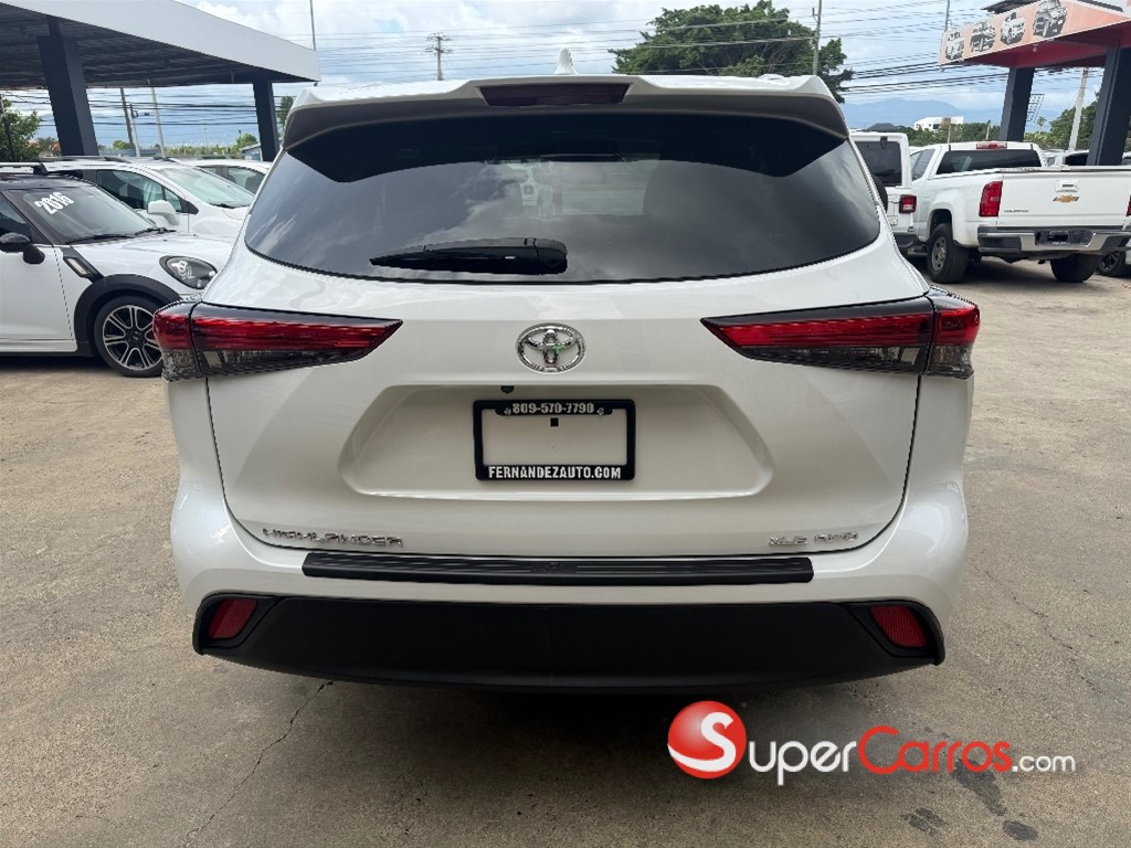 2022 Toyota Highlander XLE — foto 4 / 12