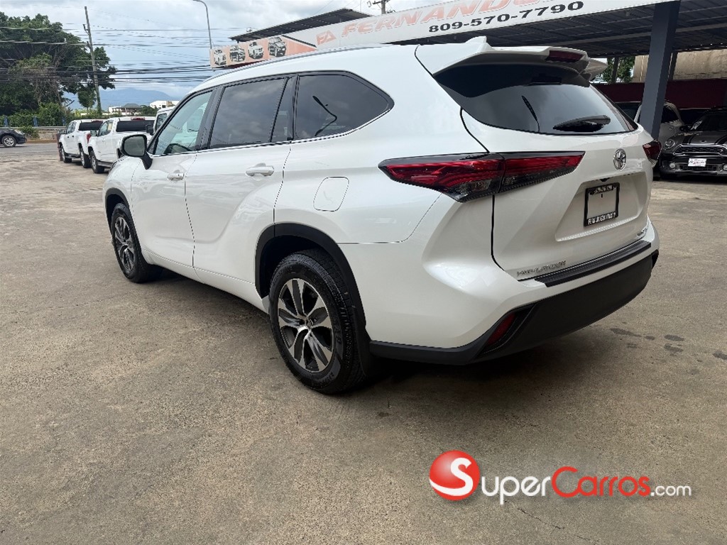 2022 Toyota Highlander XLE — foto 6 / 12