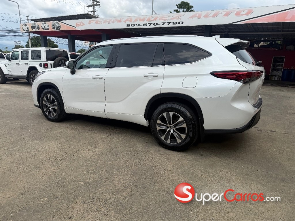 2022 Toyota Highlander XLE — foto 7 / 12