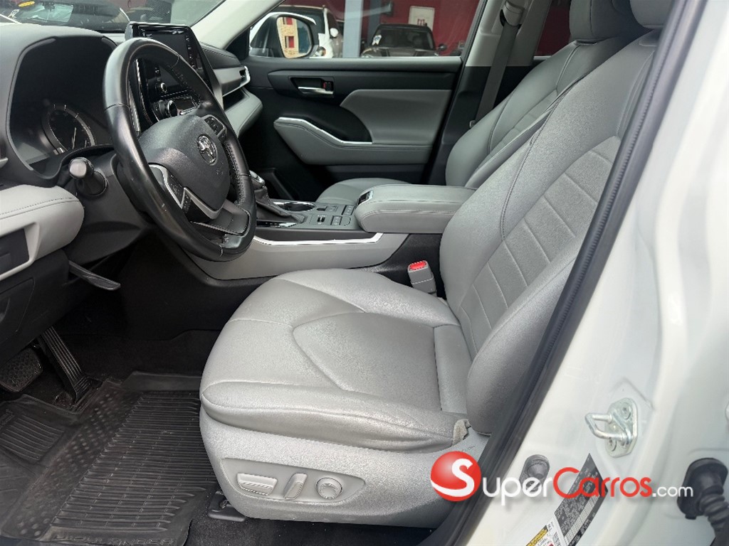 2022 Toyota Highlander XLE — foto 9 / 12