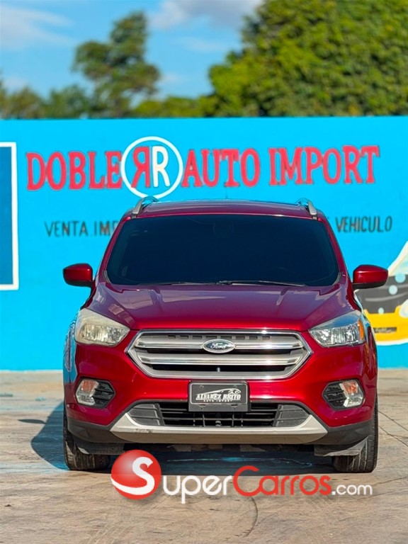2019 Ford Escape — foto 8 / 10