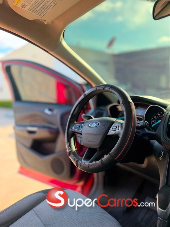 2019 Ford Escape — foto 9 / 10