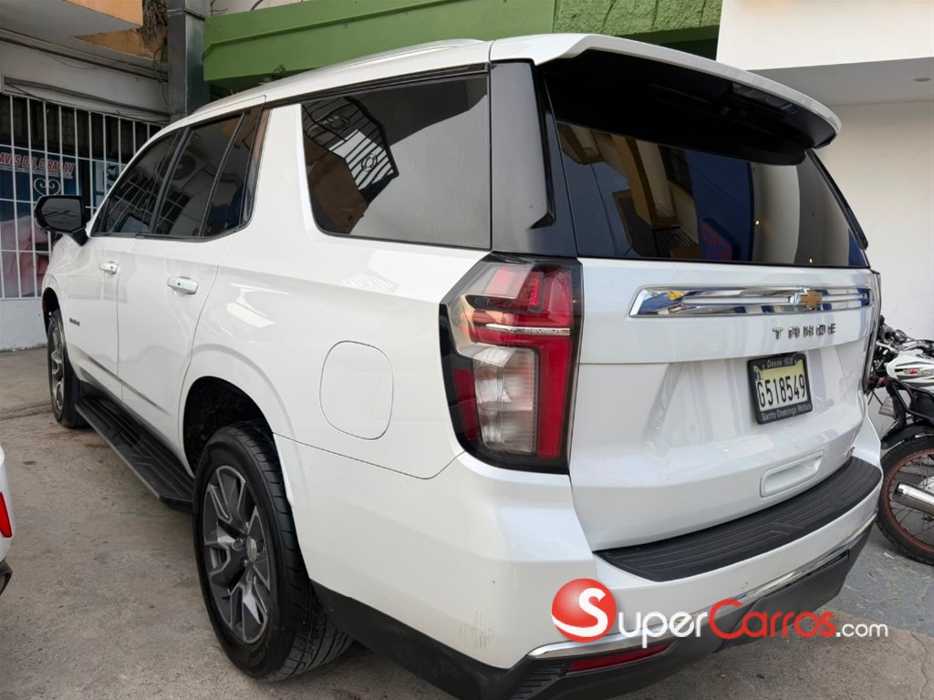 2022 Chevrolet Tahoe LT — foto 10 / 12