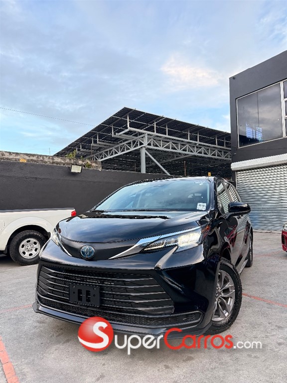 2021 Toyota Sienna LE