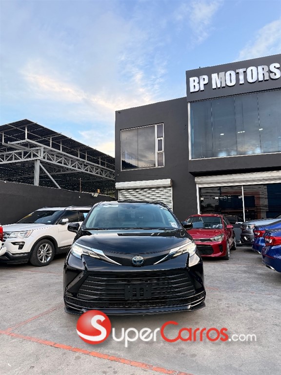 2021 Toyota Sienna LE — foto 2 / 11