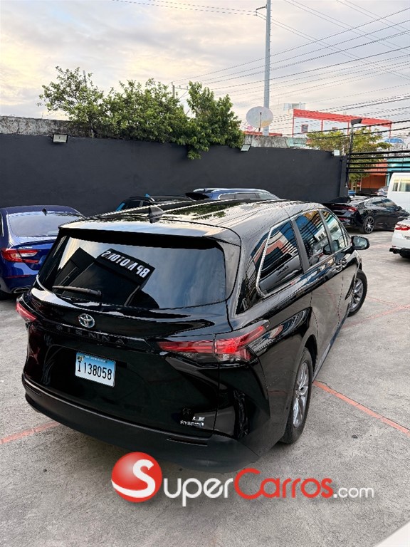 2021 Toyota Sienna LE — foto 10 / 11