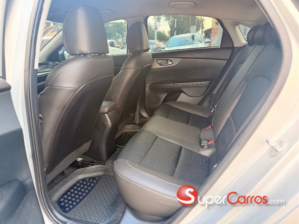 2020 Kia Forte LXS — foto 7 / 9