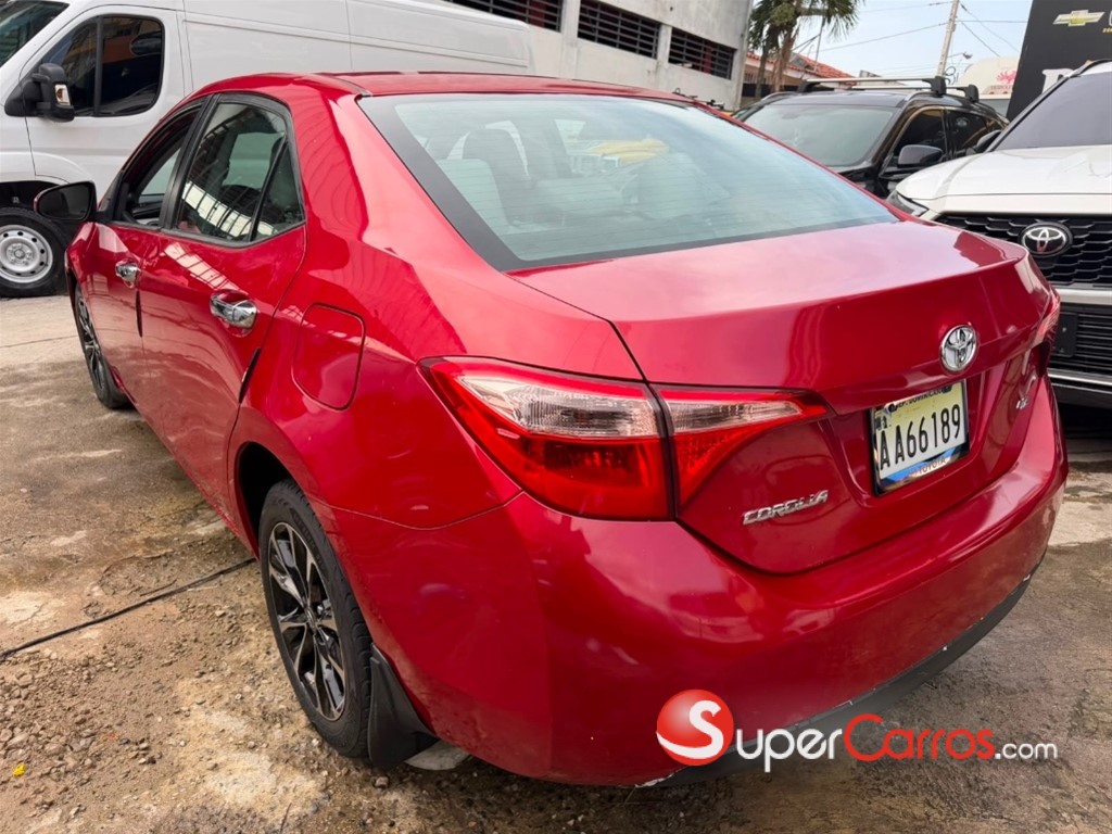 2018 Toyota Corolla LE — foto 8 / 12