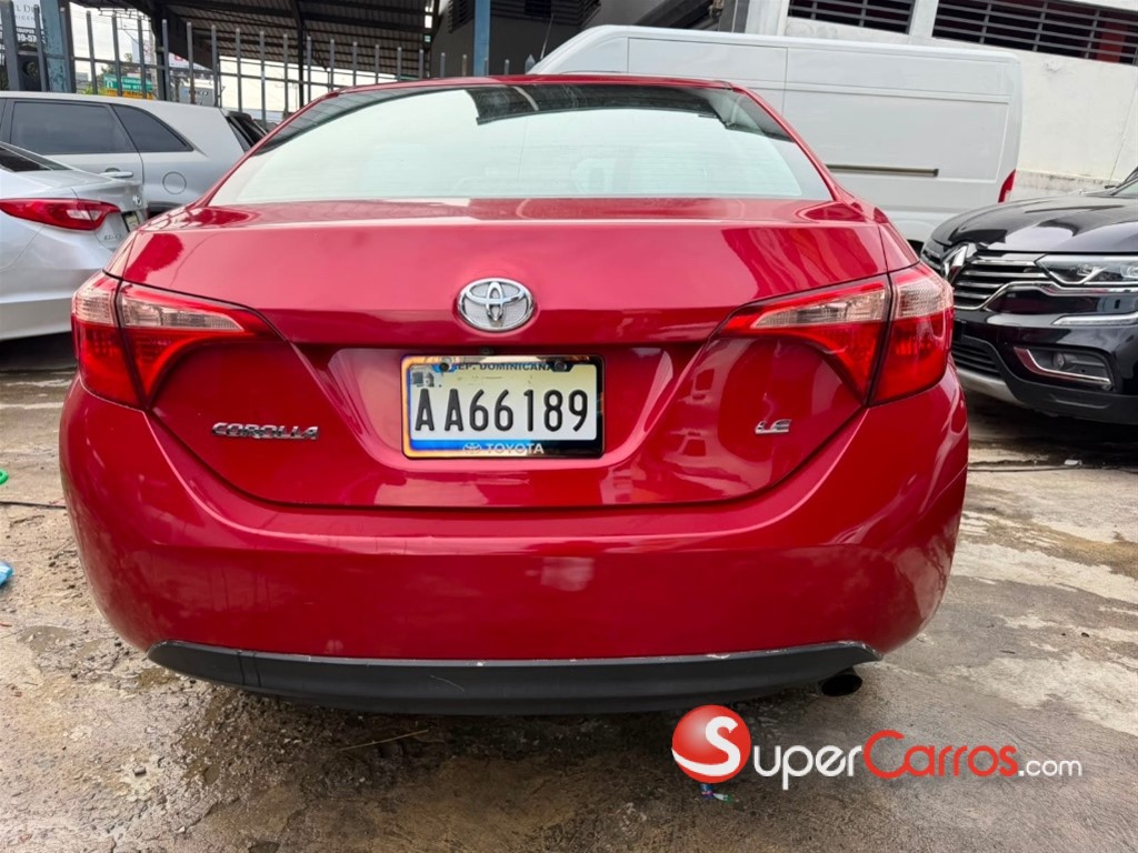 2018 Toyota Corolla LE — foto 9 / 12