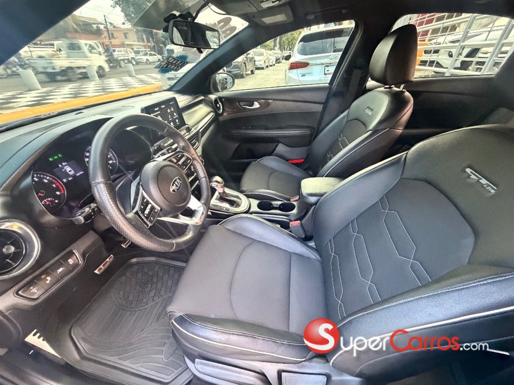 2020 Kia Forte GT Line — foto 5 / 8