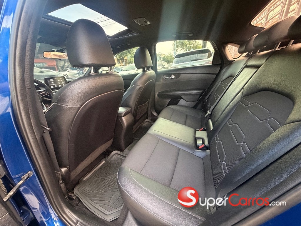 2020 Kia Forte GT Line — foto 6 / 8