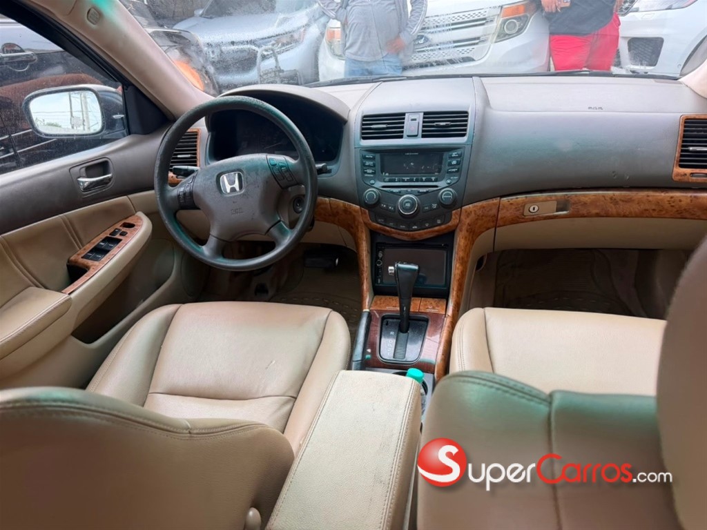 2005 Honda Accord — foto 11 / 12