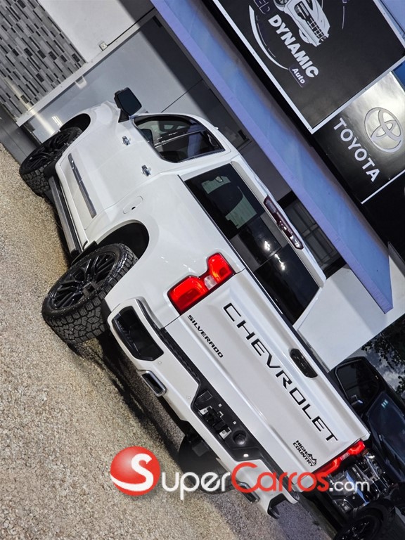 2023 Chevrolet Silverado High Country Duramax — foto 11 / 12