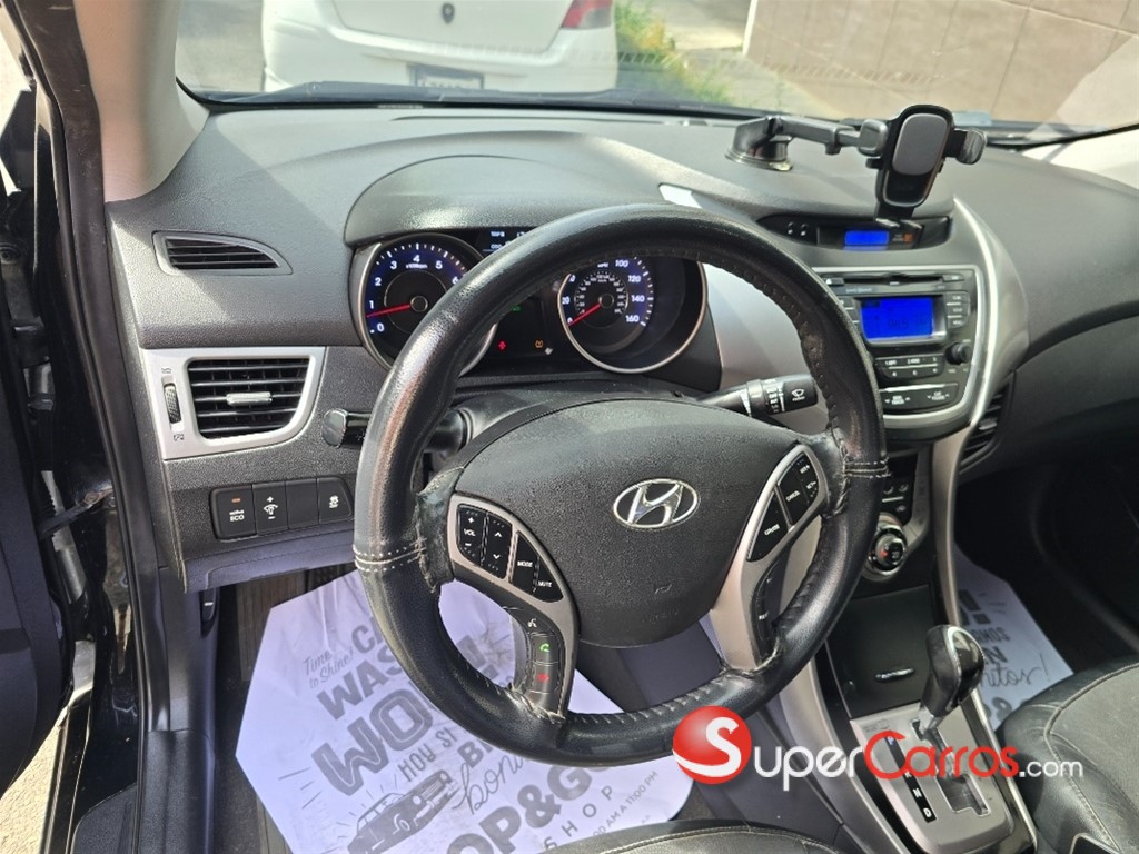 2013 Hyundai Elantra — foto 2 / 4