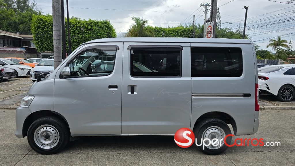 2020 Toyota Town-Ace — foto 10 / 12