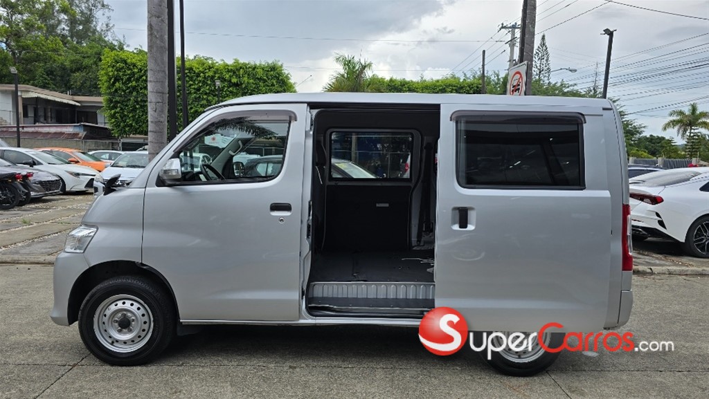 2020 Toyota Town-Ace — foto 11 / 12