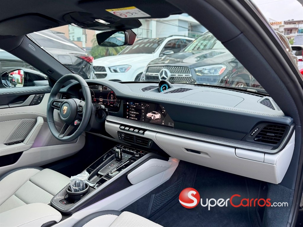 2025 Porsche 911 Carrera — foto 6 / 12