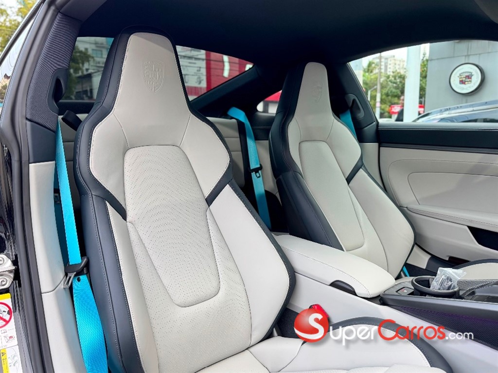 2025 Porsche 911 Carrera — foto 8 / 12