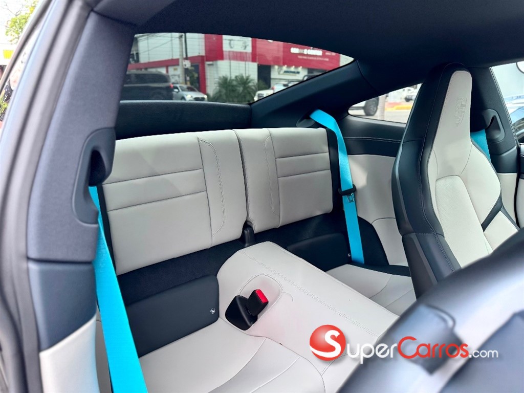 2025 Porsche 911 Carrera — foto 9 / 12