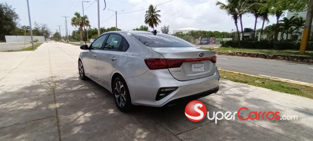 2020 Kia Forte LX — foto 6 / 12
