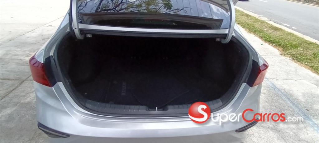 2020 Kia Forte LX — foto 9 / 12