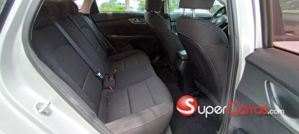 2020 Kia Forte LX — foto 12 / 12
